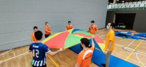 Les interactions sociales et la vie sociale de personnes avec autisme