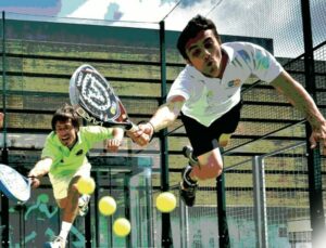 Jouer au padel, c'est amusant !