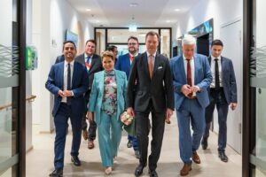 Le Grand-Duc et la Grande-Duchesse ont inauguré ce lundi 10 juin la nouvelle maison de soins Elysis à Esch-sur-Alzette, arrivée du couple grand-ducal chez Elysis